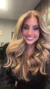 Amber Mead's Instagram, Twitter & Facebook