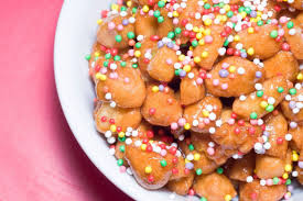 La ricetta originale napoletana di un grande pasticcere italiano!. Struffoli Napoletani Storia E Ricetta Del Dolce Di Natale