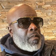 Dorian Owens's Instagram, Twitter & Facebook