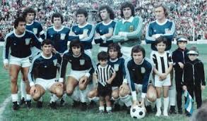 La selección juega en la paz por la segunda fecha de las eliminatorias. Blanca Amarilla Azul Y Negra Asi Fueron Todas Las Camisetas Alternativas De La Argentina Marketing Registrado La Comunidad Del Marketing Deportivo