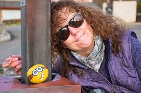 Finding random items