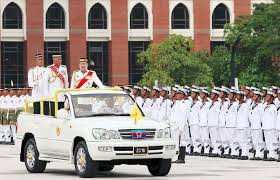 Angkatan tentera malaysia kedaulatan negara tanggungjawab bersama. Seri Paduka Berangkat Ke Istiadat Mengarak Panji Panji