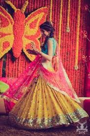India S Best Wedding Planning Site Online Wedding Planner Indian Outfits Mehndi Dress Indian Wedding Outfits