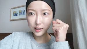 혈액암 투병 중이던 뷰티 유튜버 '새벽'(본명 이정주·30)이 30일 사망했다. Vomm2bowk6bk6m