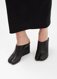 Pin By Battle Dress On Shoes Minimalist Shoes Fashion Shoes