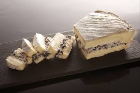 Brie A La Truffe Noire Realisez Cette Recette Grace Aux Produits Maison Baumont Http Shop Maisonbaumont Fr Fr Recettes De Brie Recette Truffe
