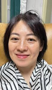 What is the upper age limit for a surgeon performing a deep plane face and  neck lift?