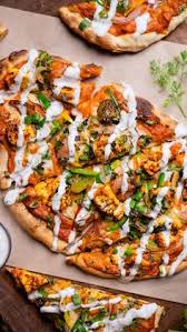 Your Food Lab On Instagram Naan Base Makhani Sauce Cheese Paneer Tikka Veggies Garlic Sauce The Recipe Turns Out In 2020 Paneer Tikka Food Lab Appetisers