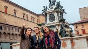 Dabei hat bologna einige sehenswürdigkeiten zu bieten. Das Beste Von Bologna Sehenswurdigkeiten Und Geheimtipps Tour Withlocals
