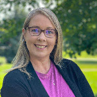 Trina Holt's Instagram, Twitter & Facebook