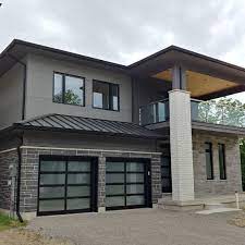 A home's exterior paint color can sure make a difference. 10 Best Stucco Paint Colors