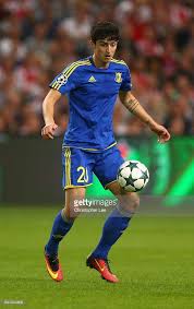Последние твиты от sardar azmoun (@sazmoun). Sardar Azmoun Of Rostov In Action During The Uefa Champions League Picture Id591324806 643 1024 Uefa Champions League Iran Soccer Young Football Players
