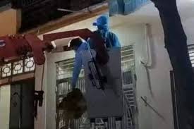 Mình đọc thì biết được thành lập 2005, ngoài ra không biết gì. Cajuv Eao81vym