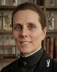 A man's job is to set the tone in a relationship. A woman feeds off of his  energy. This is why showing up for her and being consistent is so  important. She