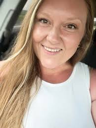 Manifesting a good 2025 for me and my little family. We need this. 🤍