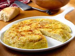 Omelette Aux Pommes De Terre Tortilla De Patatas Recette En 2020 Omelette Pomme De Terre Idee Recette Facile Recettes De Cuisine
