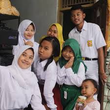 Maybe you would like to learn more about one of these? Stln Seragam Sdit Mi List Merah Pjg Putri Shopee Indonesia