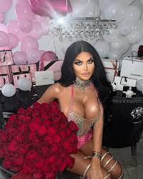 Happy 20th birthday Magdalena! Love her lips!