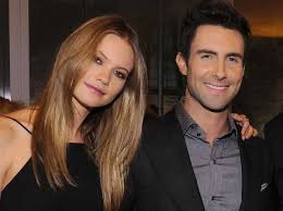 Every love story starts somewhere, so how did adam levine and behati prinsloo meet? Adam Levine Engaged To Model Behati Prinsloo