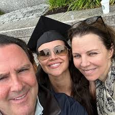 Noelle Henderson's Instagram, Twitter & Facebook