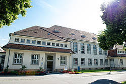Als angehörige der reichsritterschaft.fließende übergänge von franken nach altbayern, schwaben, thüringen (siehe auch liste thüringischer rittergeschlechter), obersachsen und böhmen (auch über streubesitze) sind häufig anzutreffen (siehe beispielsweise auch fränkischer. Zfp Reichenau News