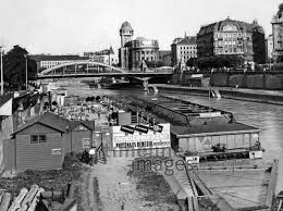 Badeschiff In Wien 1930 Timeline Classics Timeline Images 1930er 1930s Vienna Austria Osterreich Donaukanal Donau Uran Wien Wien Osterreich Osterreich