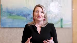 1984 yilda tug'ilgan) avstriyalik xalq partiyasi integratsiya vaziri bo'lib ishlagan siyosatchi hukumat. Susanne Raab The Women In Law Initiative Youtube