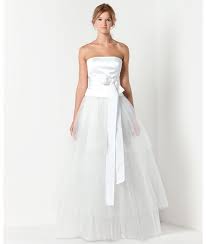 Sposa propone alla sposa del 2004 una collezione veramente unica di abiti da sposa. Abiti Da Sposa Semplici Fotogallery Donnaclick