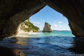 Close to cathedral cove as one of the most popular site for tourists & just an awesome. Cathedral Cove Ein Naturlicher Tunnel Mitten Im Fels Camperdays Blog