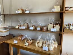 ハイクオリティ町のパン屋さん、八柱「カトウパン」のソーセージチーズパン - 松戸に住もう！