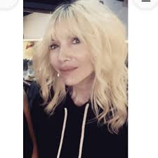 Roxana Harris Stylist added a new...