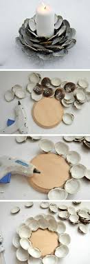 Teelicht Basteln Mit Konder Weisse Kerze Muscheln Heissklebepistole Heisskleber Holzunterlage In 2020 Teelichter Basteln Basteln Mit Muscheln Muschel Basteleien
