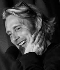 MondayMood: Summer is not over yet! 😁 Share you moods and gifs using the  #MadsMonday tag. #theofficialmads