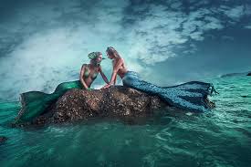Eine der bekanntesten ist die serie: Mermaid Kat Arbeitet Als Echte Meerjungfrau Mermaid Kat
