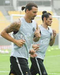 Zlatan ibrahimovic will miss the euros with a knee injury he came out of giorgio chiellini comforted zlatan ibrahimovic when he went down with an apparent knee injury. Manner Mit Dutt Der Samurai Look Erobert Hollywood Brigitte De
