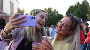 A továbbtanulás számos alternatívája áll rendelkezésre azoknak is, akiknek nem sikerül bejutniuk a felsőoktatásba. Rpzrs Nz74p6nm