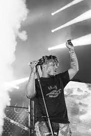Smile is a song by american rapper juice wrld and canadian singer the weeknd. Pin By Jimbobjames On Juice Wrld Juice Rapper Black And White Picture Wall White Rappers Aesthetic