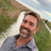 80+ perfiles de «Clint»