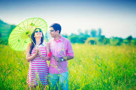 31 pre wedding shoot ideas trends for 2019 for couple. Pick The Wardrobe For Your Pre Wedding Shoot Fashion Weddingsutra Com