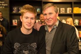 Kevin de bruyne heeft de interland tegen denemarken mogen overslaan om zijn vrouw bij te staan. Vader Herwig Over Kevin De Bruyne Voor Mij Is Hij Geen Voetballer Hij Blijft Mijn Zoon De Morgen