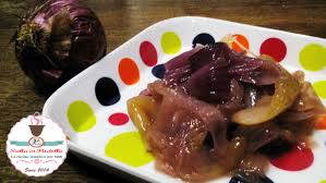 A casa avete alcune cipolle rosse e nessuna idea per la cena? Cipolle Rosse Di Tropea In Agrodolce Facili E Veloci