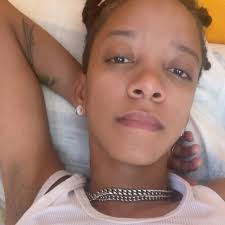 They said Whitney Houston was cussing Diddy out backstage.. I bet that was  funny as hell. 😂