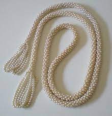 Flapper Rope Necklace Made Up Of 100 S Of Medium Sized Imitation Pearls Mit Bildern