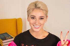 Анастасия ивлеева — известная блоггерша, прославившаяся благодаря участию в проекте «орел и решка». Nastya Ivleeva Vozvrashaetsya V Shou Orel I Reshka Vse Blagodarya Chellendzhu Fanatov V Instagrame Spletnik