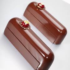 Etit Gateau Chocolat Framboise Pour Les Stages De Patisserie Cette Annee Chocolate And Rapsberr Chocolate Sweets Decadent Chocolate Desserts Bakery Style Cake