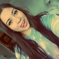 Samantha Veal's Instagram, Twitter & Facebook