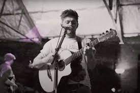 Niall Horan Performs In Studio And On Tour In Black And White Video Rolling Stone