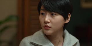 在Netflix  韓劇#獵犬中飾演「賢珠」的韓國女演員#金賽綸，今天下午被友人發現在首爾城東區的家中失去呼吸心跳，警方表示沒有外部侵入跡象，死亡原因正在調查中，得年24歲。  2022年因為酒駕肇逃而形象大傷，在#獵犬