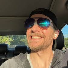 Dale Nitz's Instagram, Twitter & Facebook