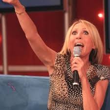 Dra en derecho y ciencias políticas, conductora de tv y fanática de league of. Que Pase El Desgraciado Laura Bozzo By Lobomaldito